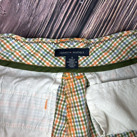 Tommy Hilfiger Plaid Shorts- Size 4 - Picture 2 of 8